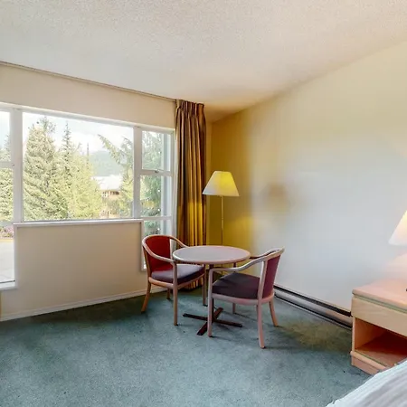 Siri suite at Glacier Lodge Whistler Chambre photo