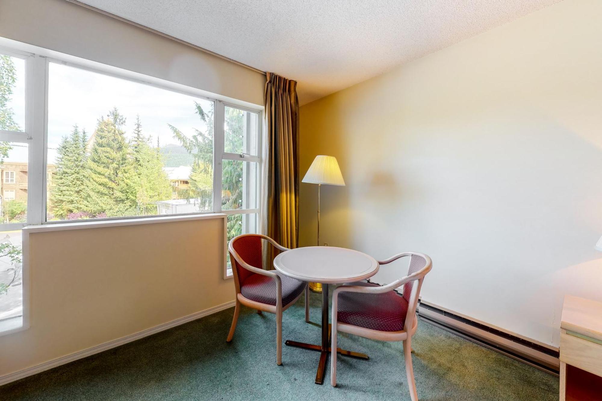 Glacier Lodge Whistler
